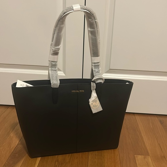Michael Kors Jet Set Travel Large Tote black NWT - Picture 2 of 4